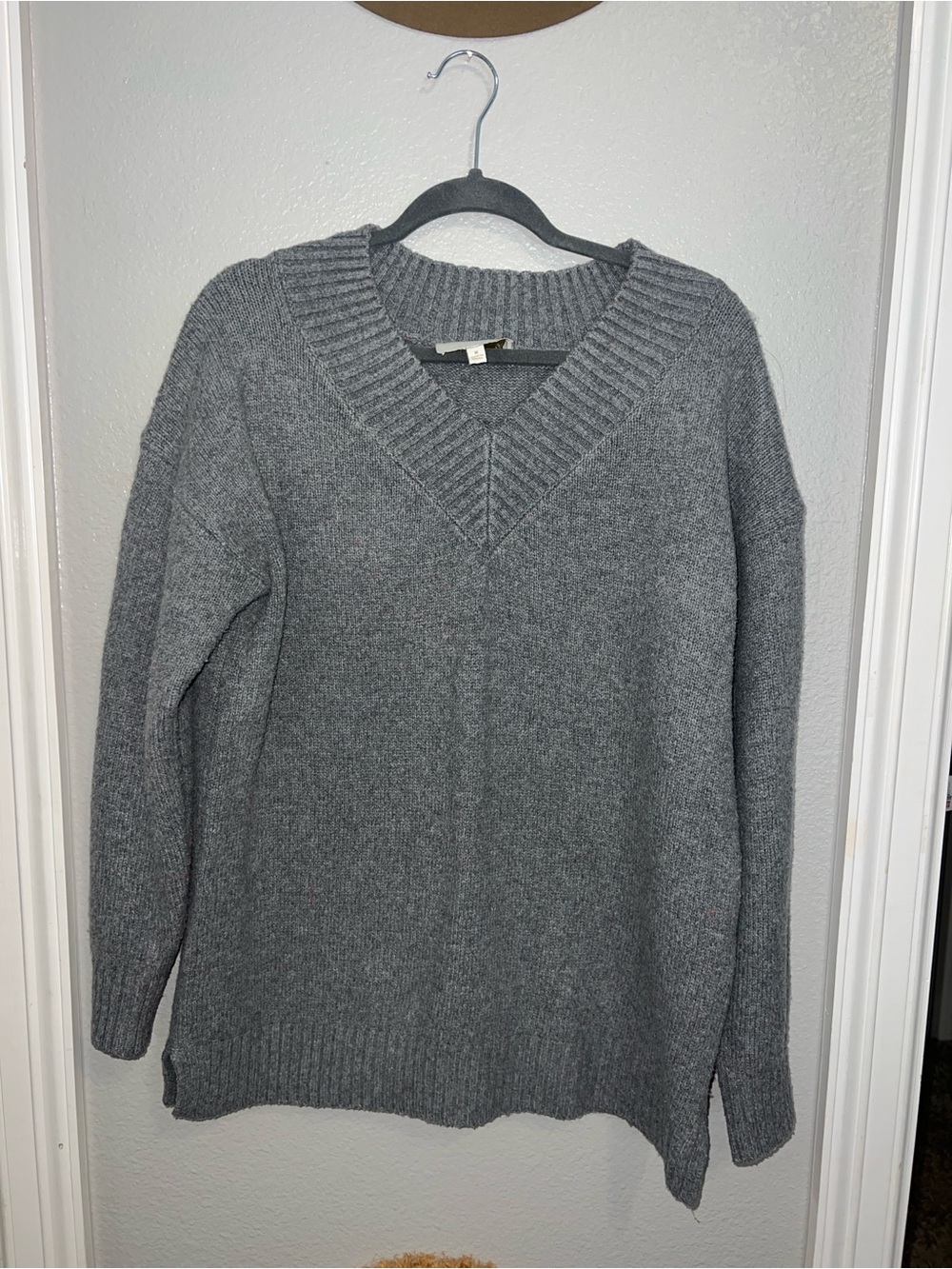Pink Rose Women’s Gray V-Neck Knit Sweater